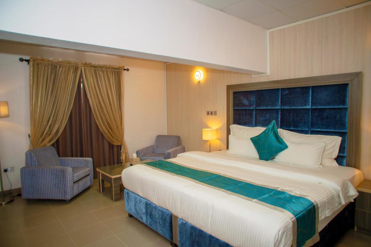 Riviera Suites 라고스 외부 사진